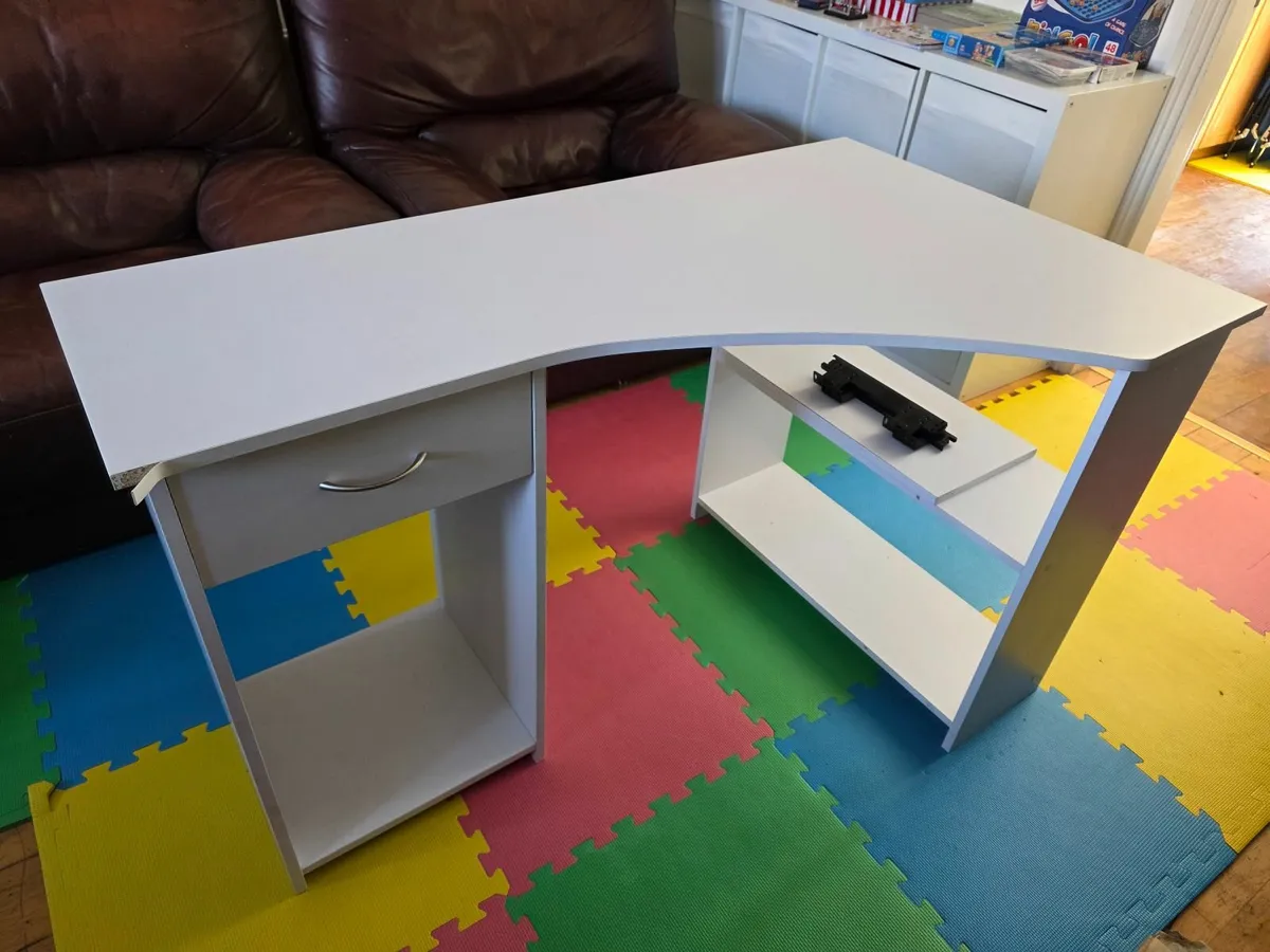 Desk (120x70)