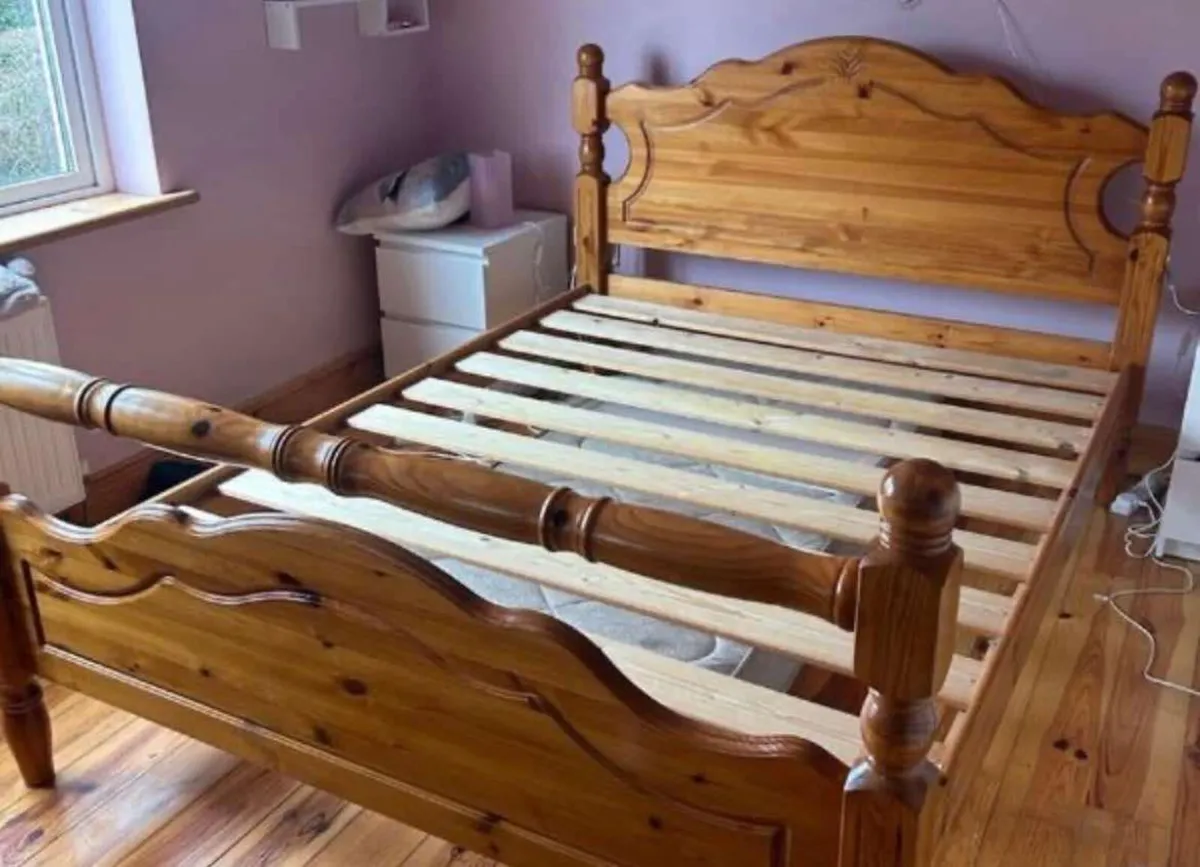 Double pine bed