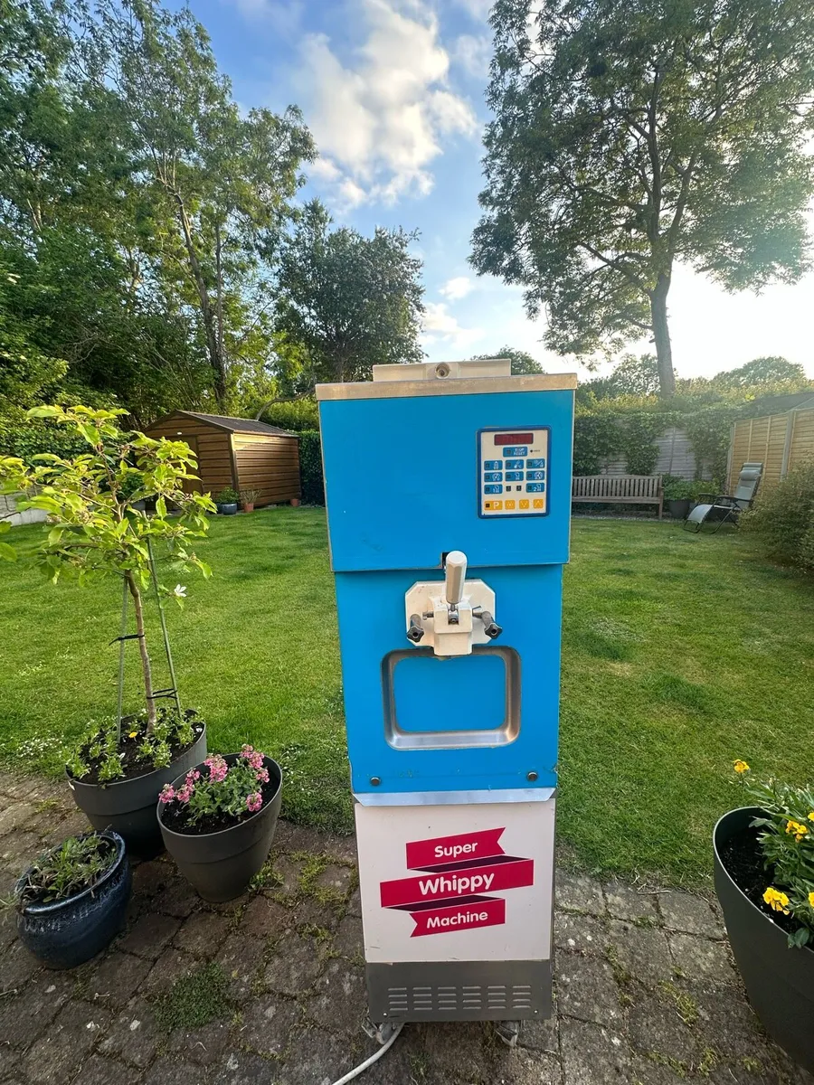 Ice cream machine - Image 1