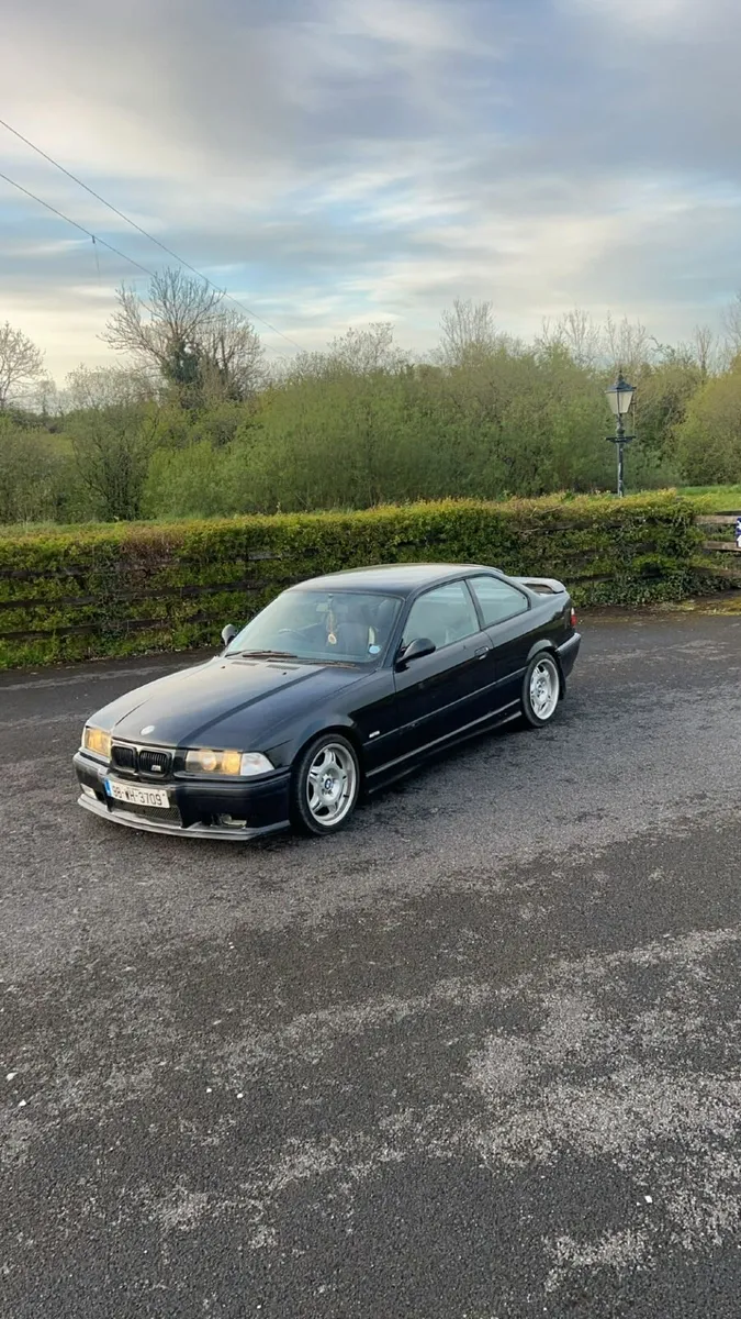 BMW 3-Series 1998 - Image 2