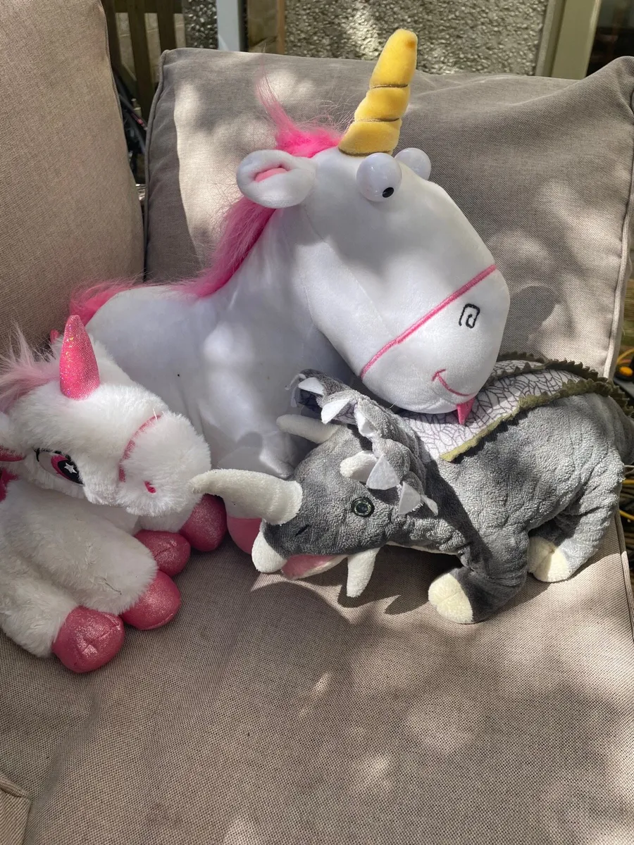 Unicorn/dinosaur teddies bundle - Image 1