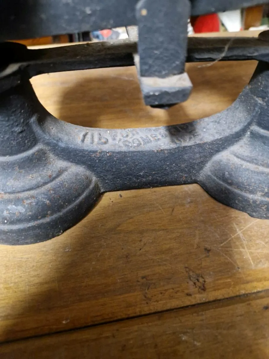 Vintage Weighing Scales - Image 4