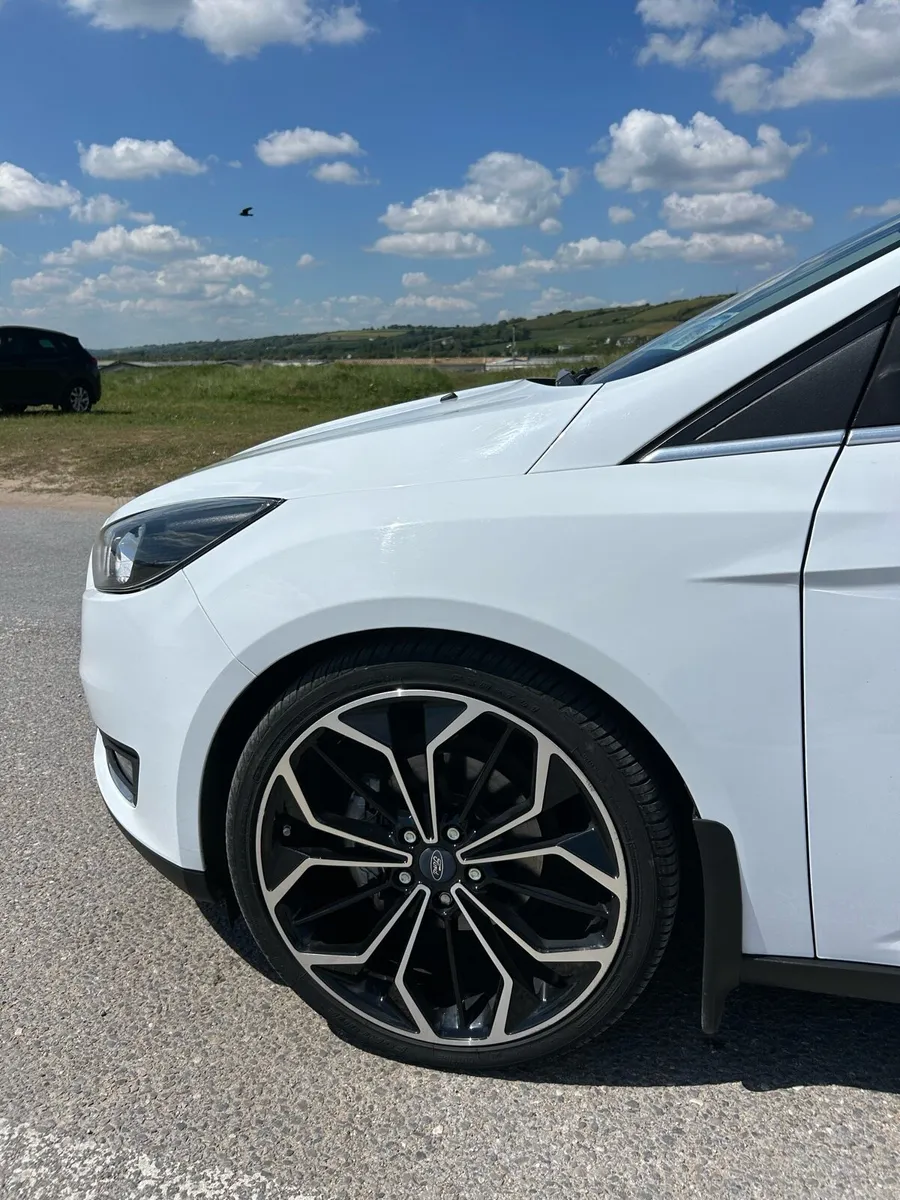 2017 Ford Focus 1.5L Diesel - Image 3