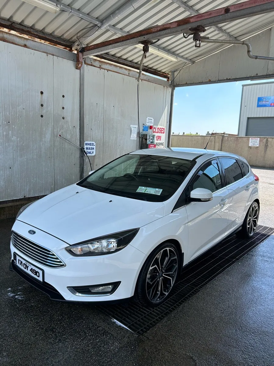 2017 Ford Focus 1.5L Diesel - Image 4
