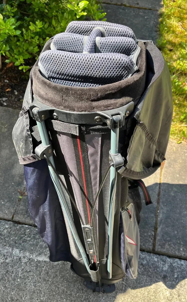 NIKE Golf Carry Bag with Stand - Image 2