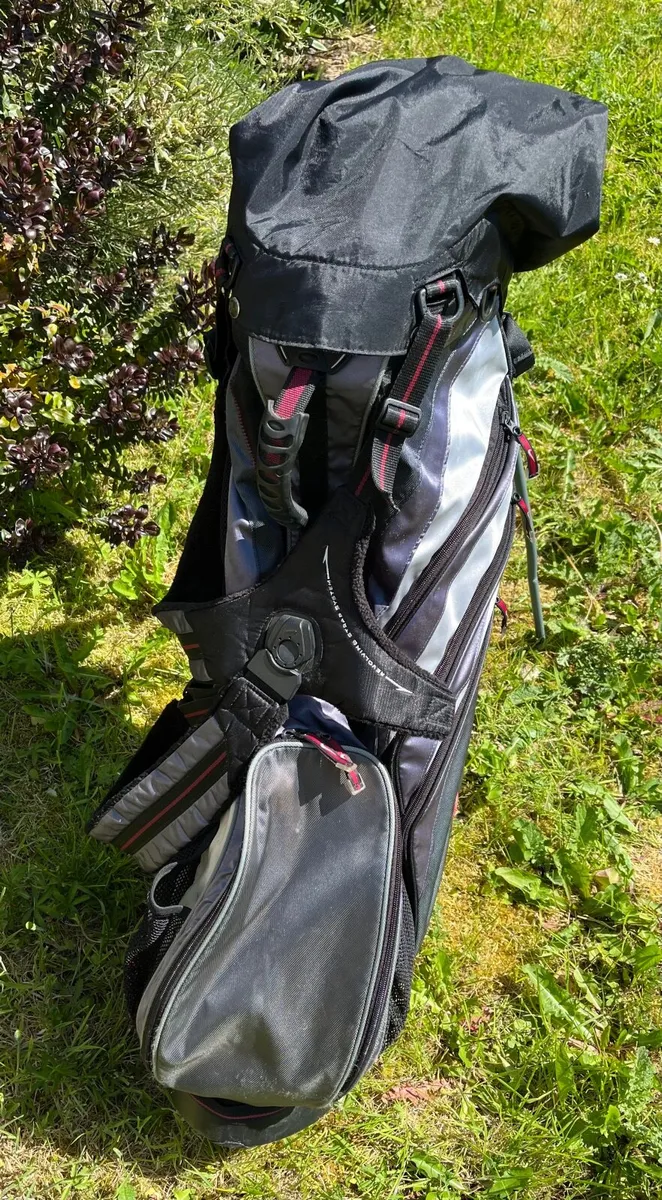 NIKE Golf Carry Bag with Stand - Image 4