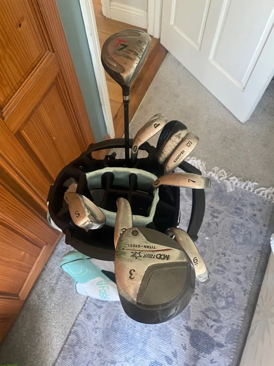Golf bag and clubs - Image 4