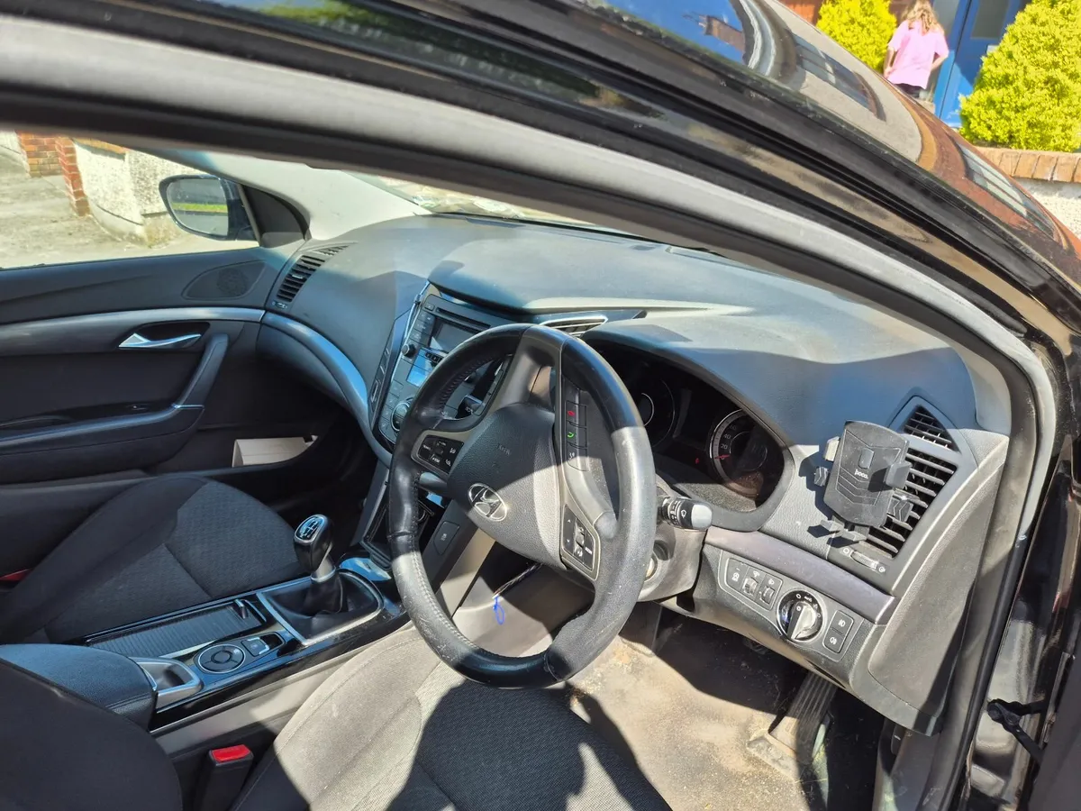 Hyundai i40 2012 - Image 2