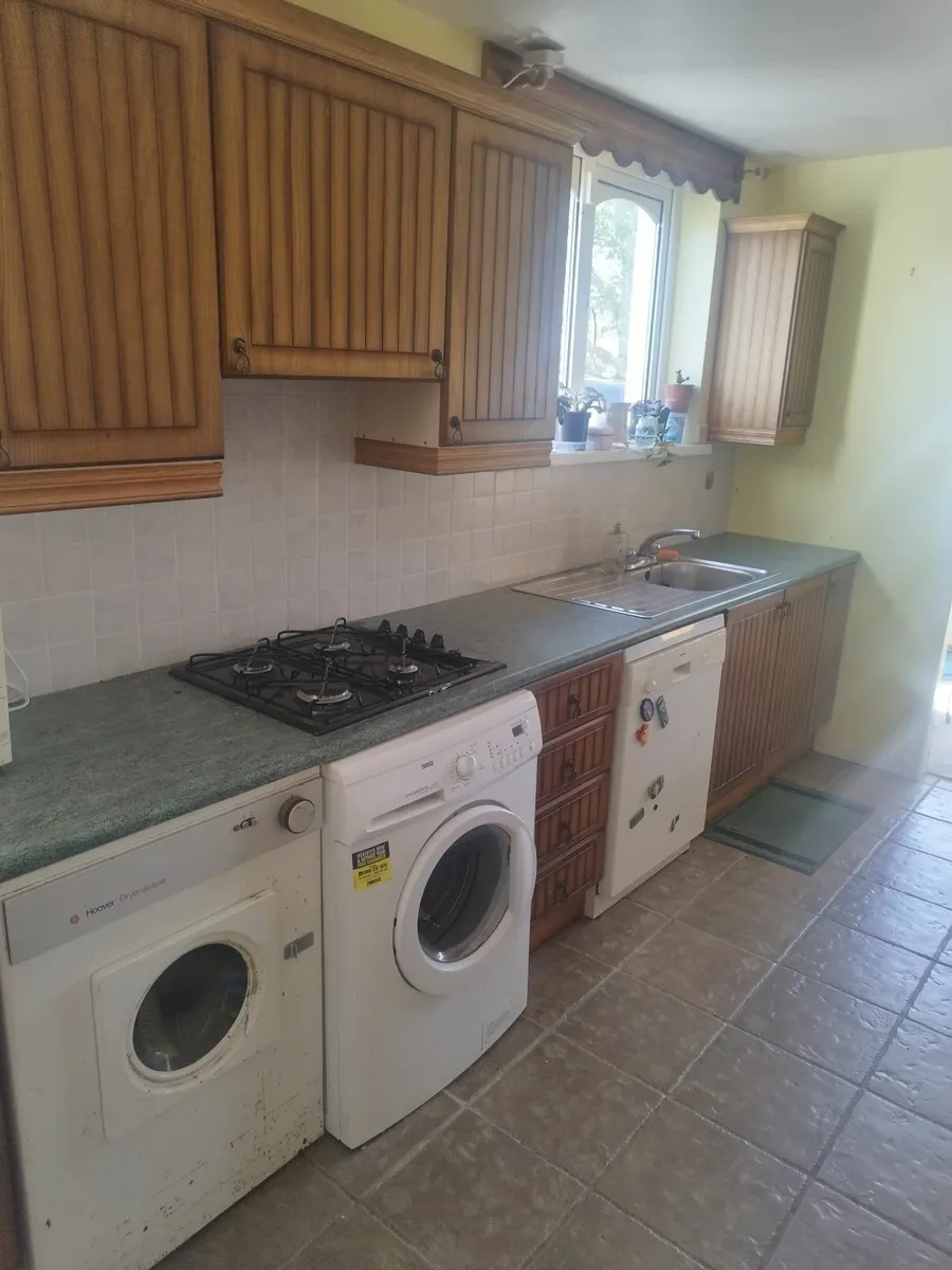 Kitchen cabinet - Image 3