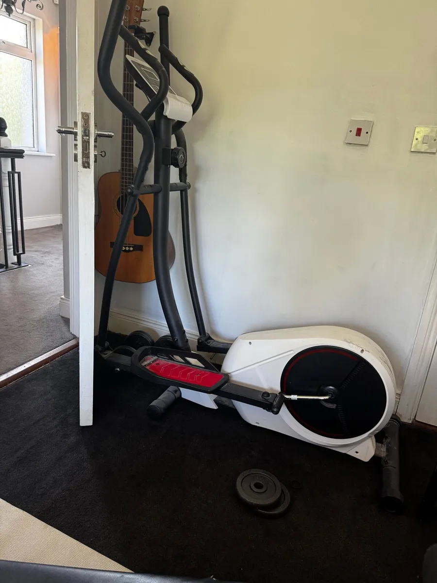 Cross trainer - Image 1