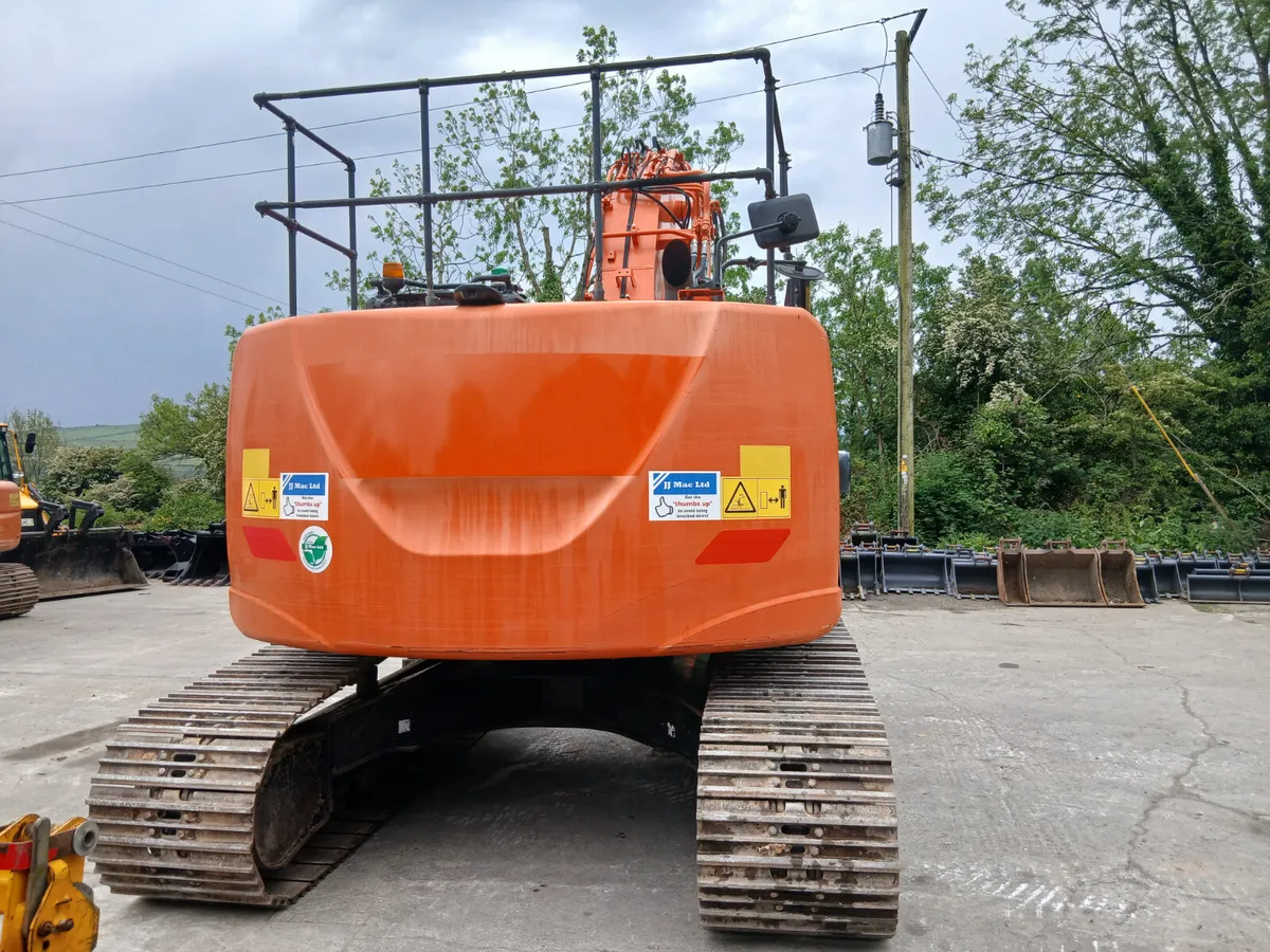 HITACHI ZX 225USRLC-5    (2018) - Image 2