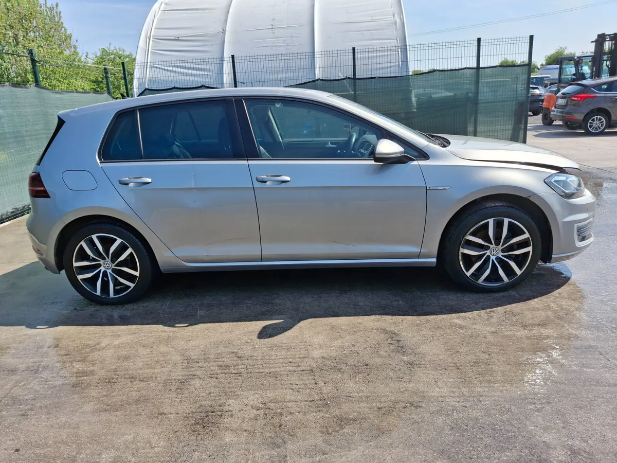 201 Volkswagen Golf E1F Fully electric - Image 4