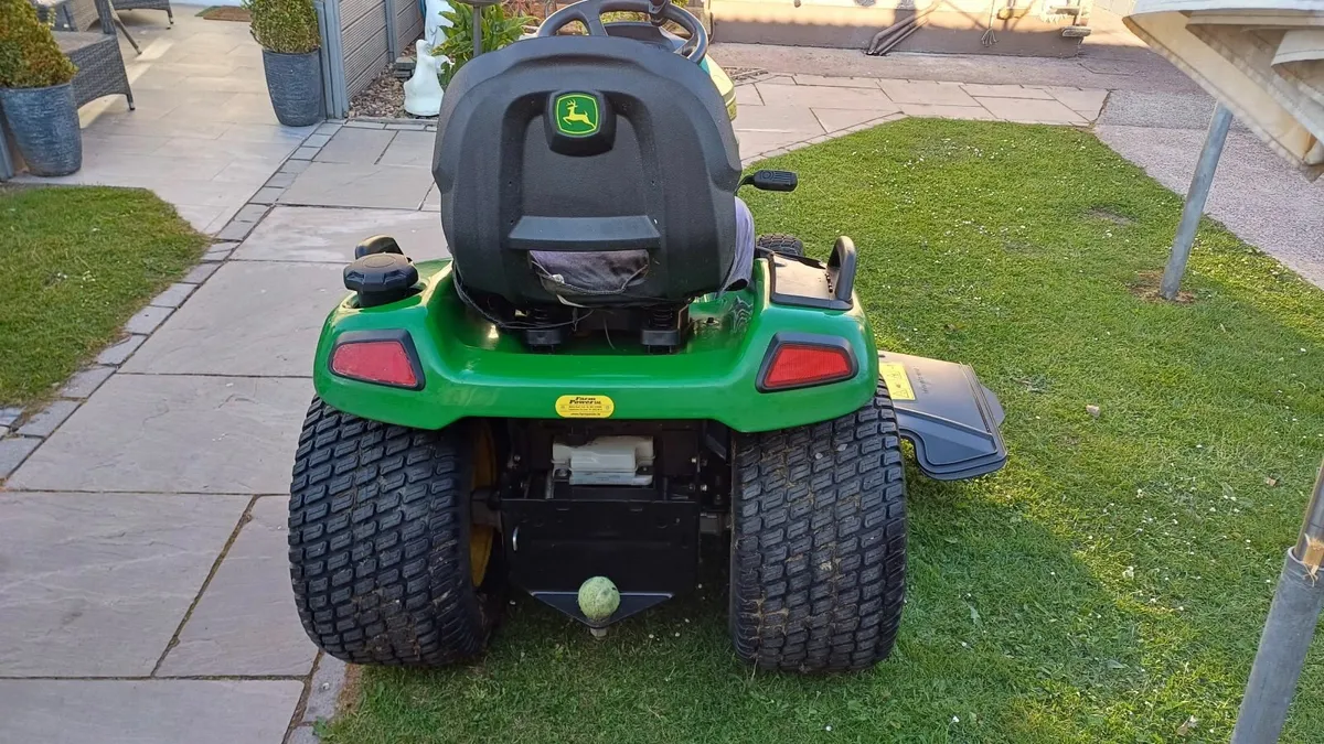 John Deere X590 Residential Lawnmower - Image 4