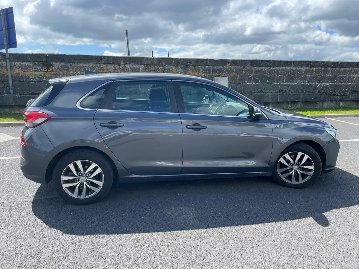 Hyundai i30 2018 - Image 2