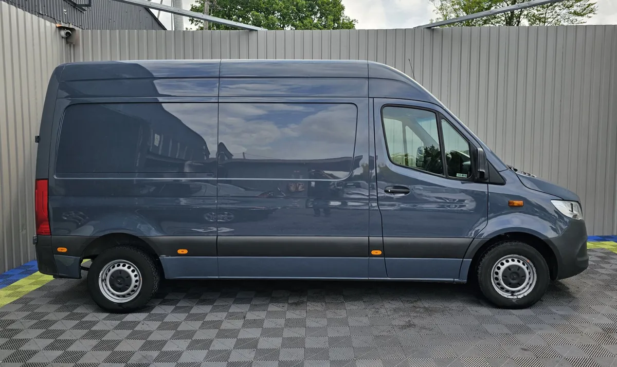 2021 Mercedes-Benz Sprinter - Image 2