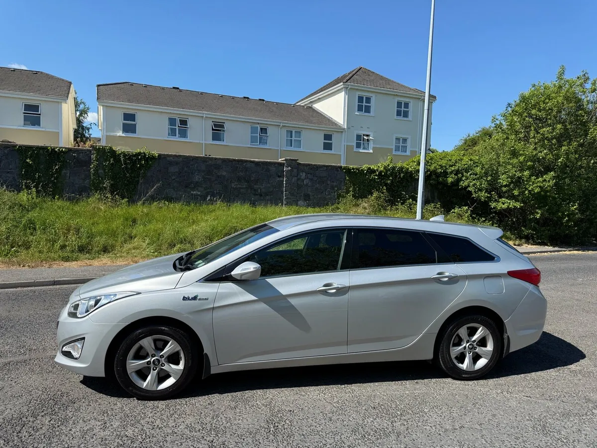 HYUNDAI I 40 1.7 D NCT&TAX MINT !! - Image 2