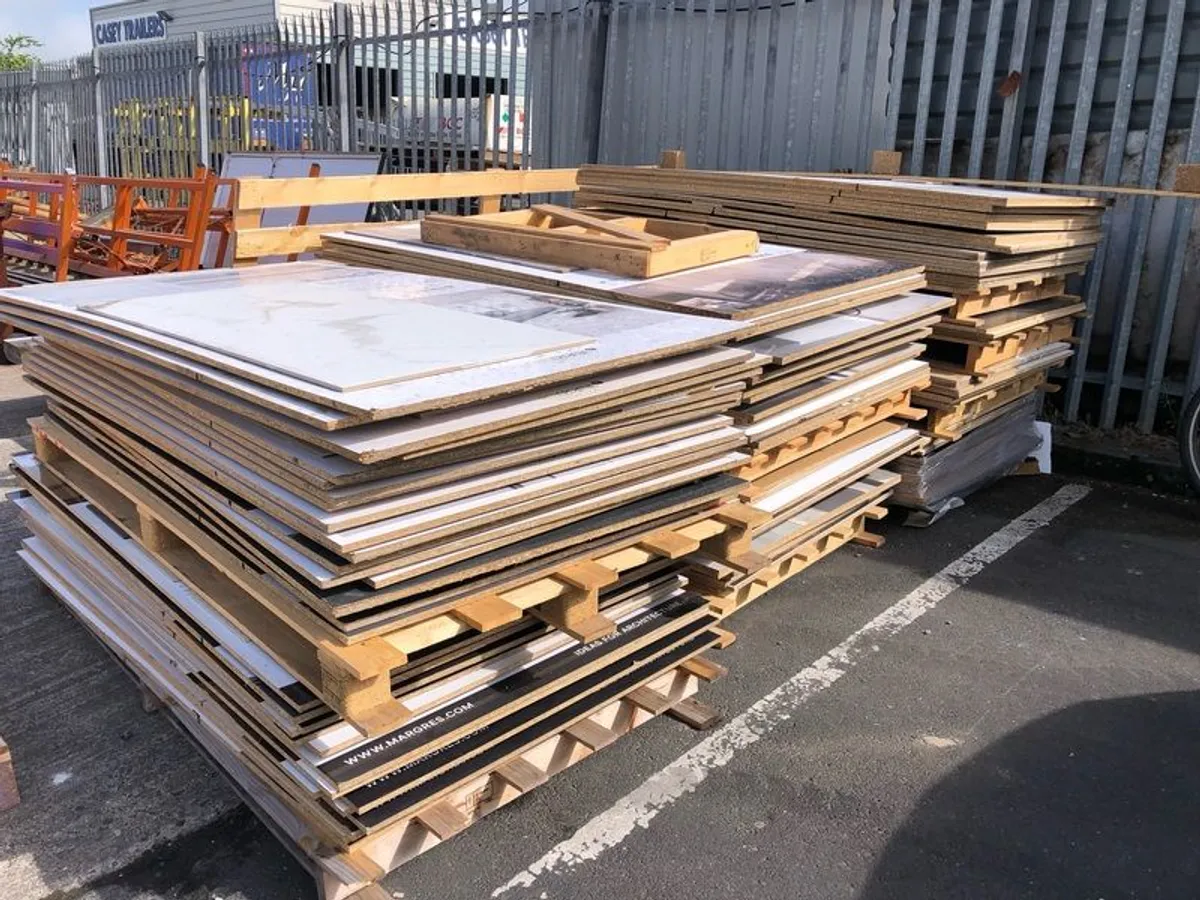 100 sheets Chipboard tiled display boards