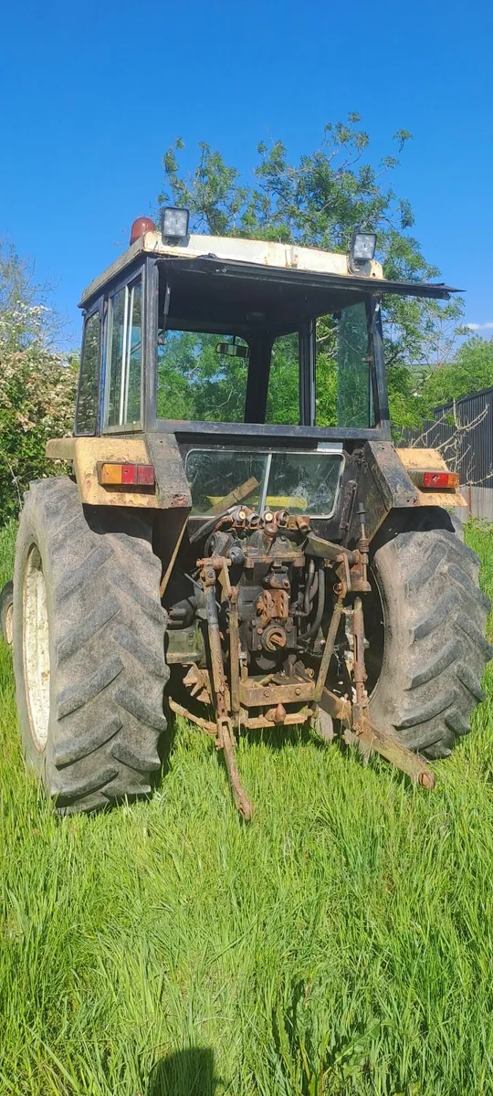Vintage Tractor - Image 3