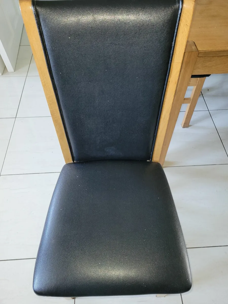 Table and 6 chairs - Image 2