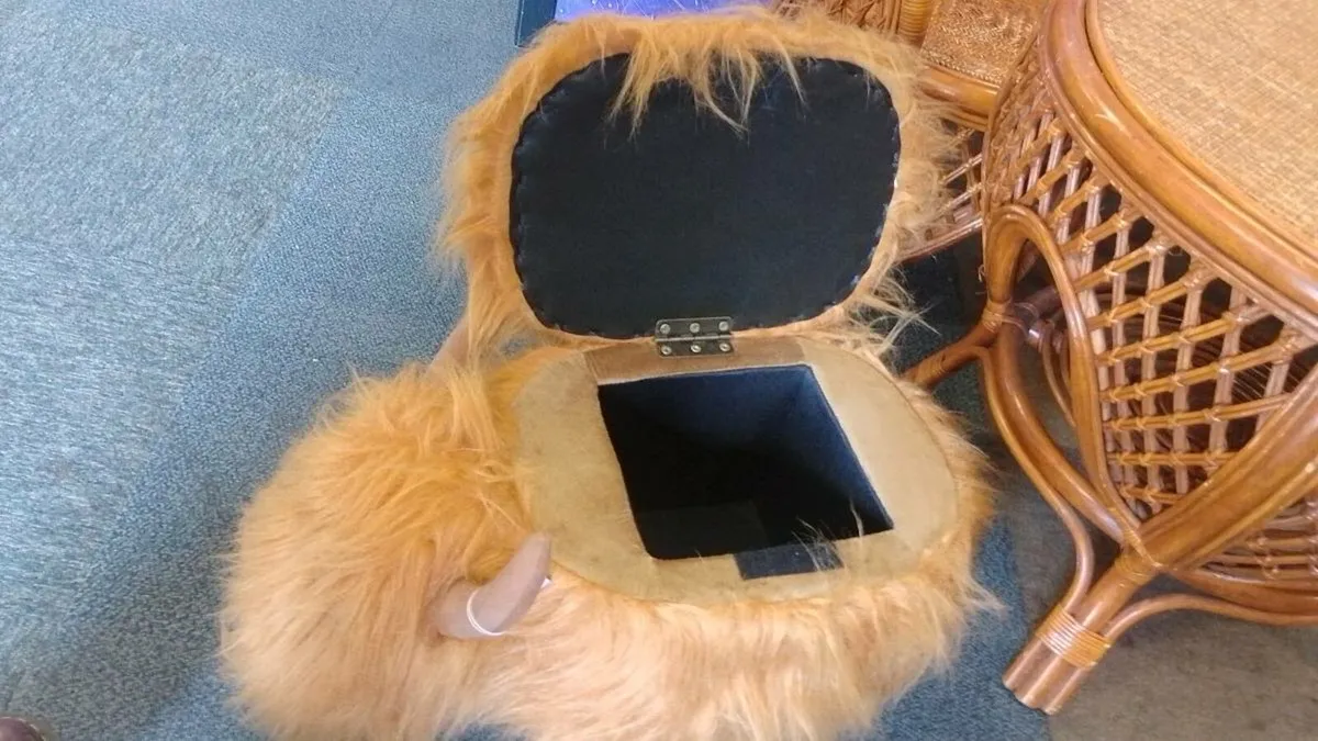 Quirky Highland Cow Furry Footrest - Image 2