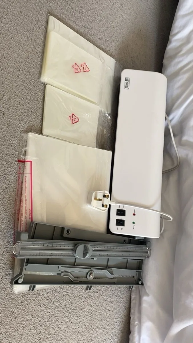 Laminator ‘United Office’ with Laminating Pouches - Image 1