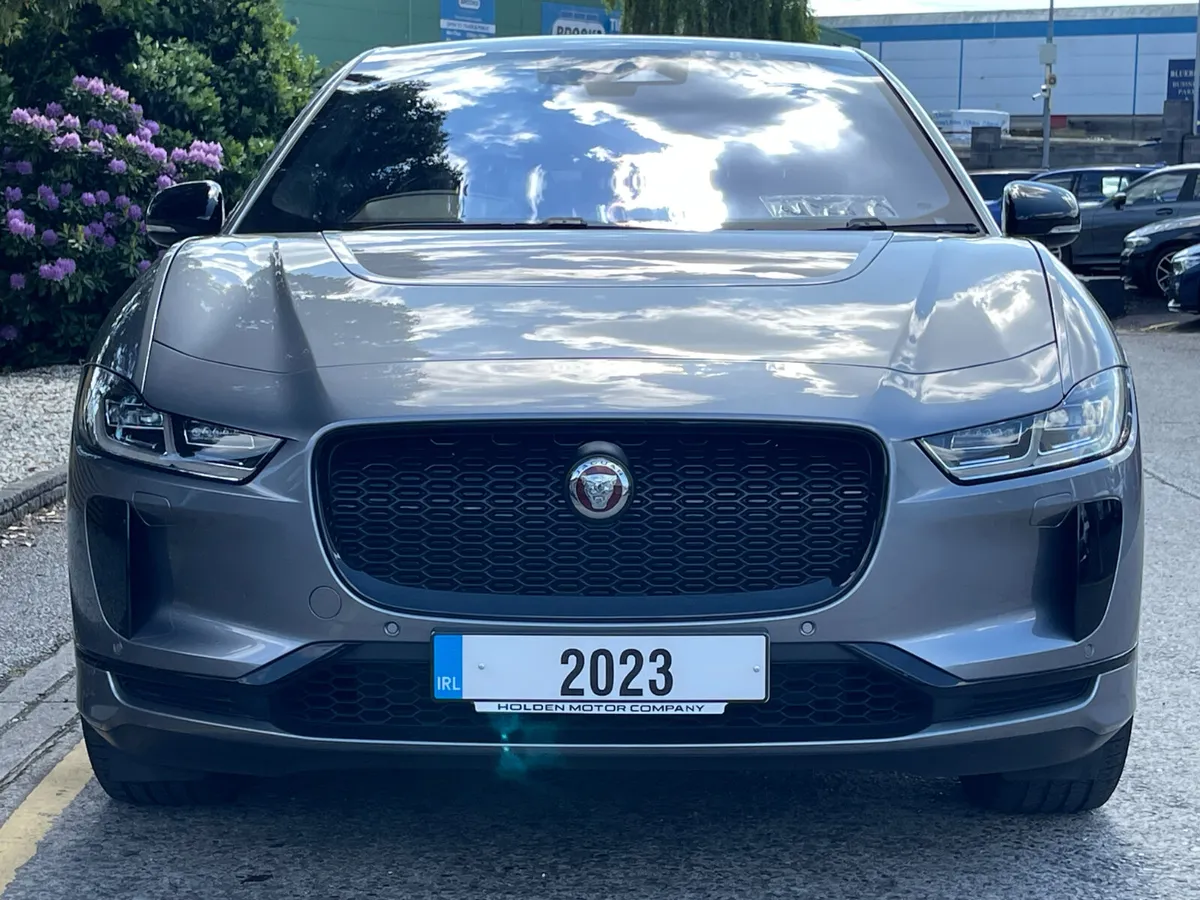 Jaguar I-Pace 2023 Black Edition, High Spec - Image 4
