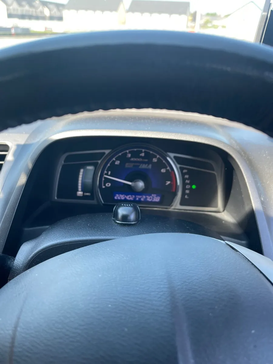 Honda Civic 2008 - Image 2