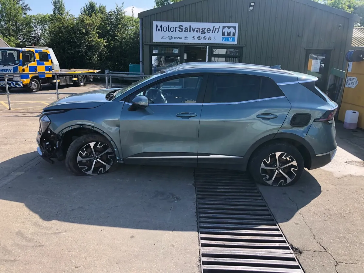 2023 KIA SPORTAGE 1.6L Hybrid (for parts only) - Image 1