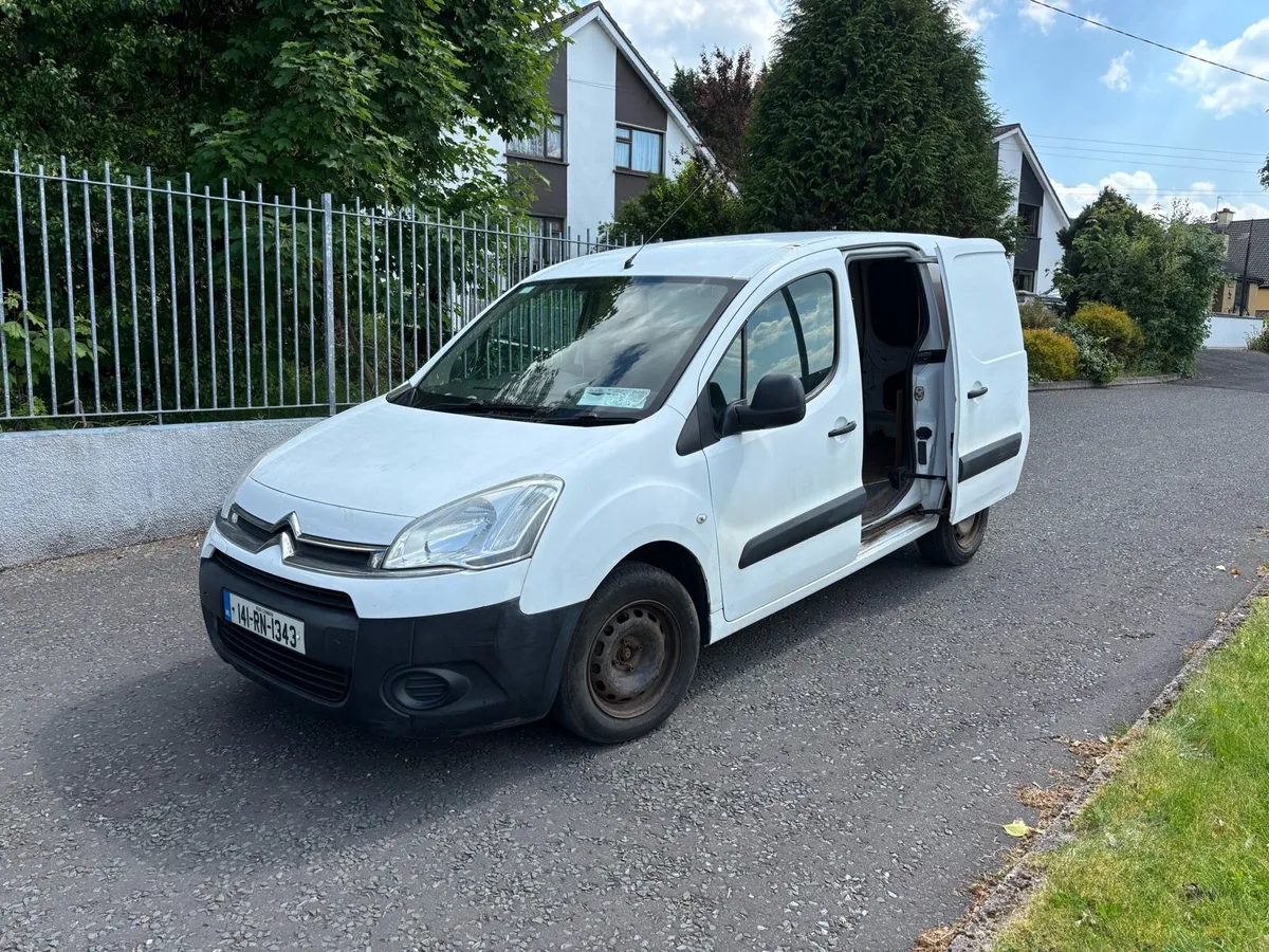 2014 Berlingo cvrted and taxed sliding door3seater - Image 1