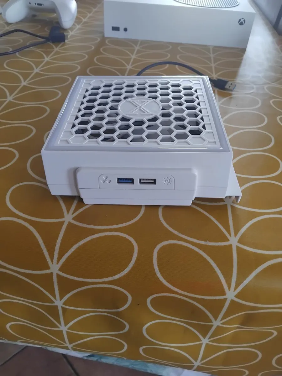 Xbox series s with 1tb extended storage and fan - Image 3