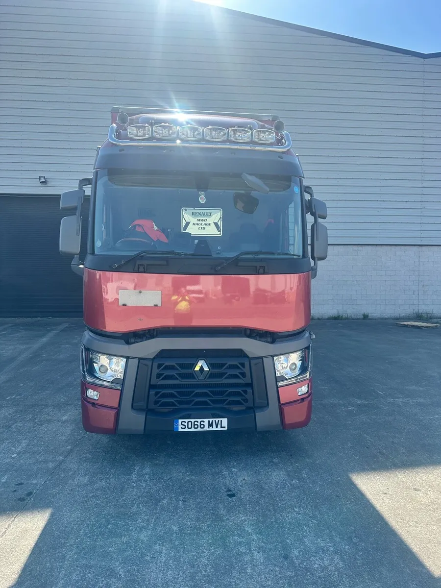 Renault truck - Image 2