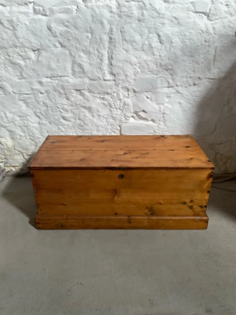 Antique Victorian pine trunk. - Image 2