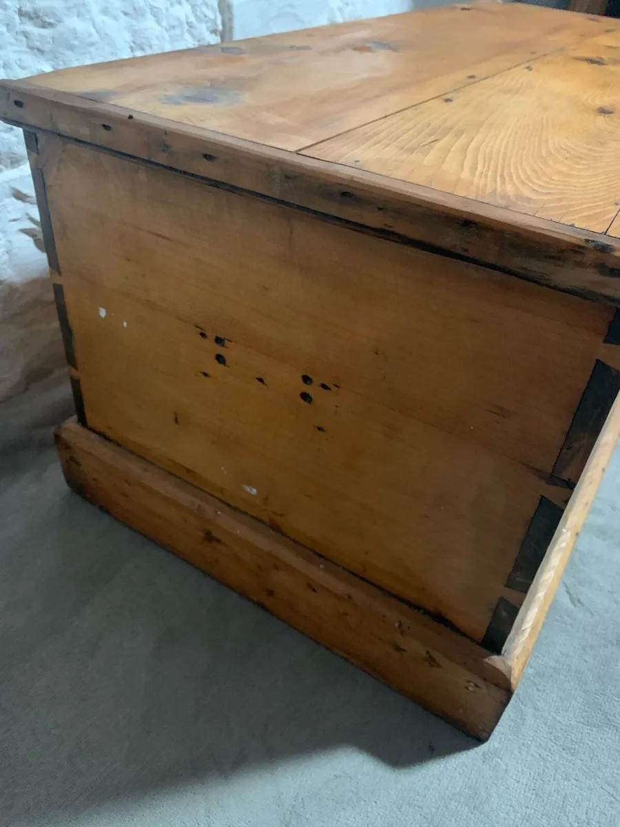 Antique Victorian pine trunk. - Image 4