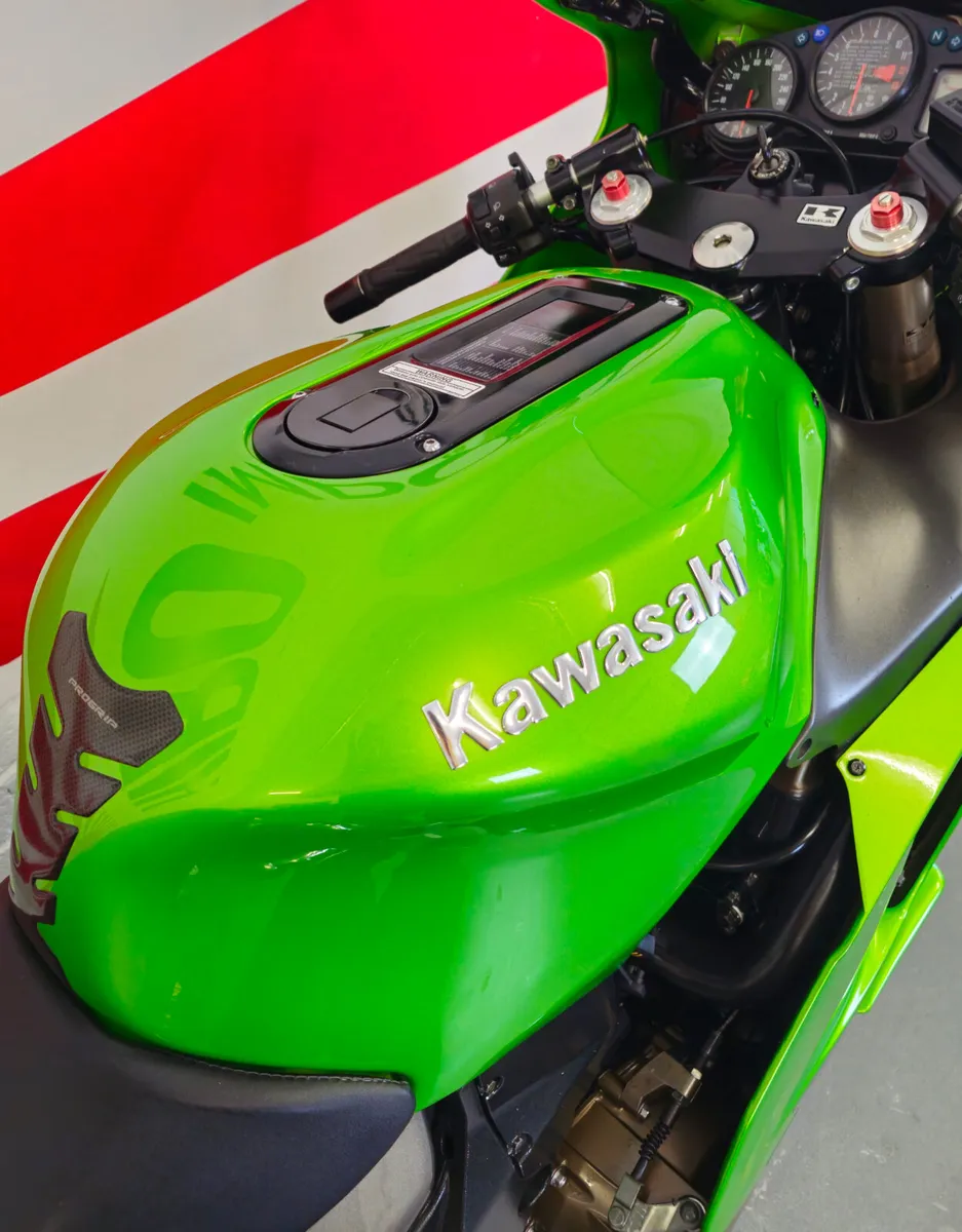2001 Kawasaki ZX-12R - Image 4