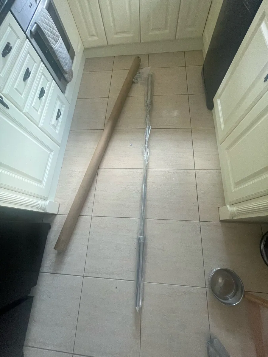Brand new 7ft Olympic weight lifting bar - Image 1