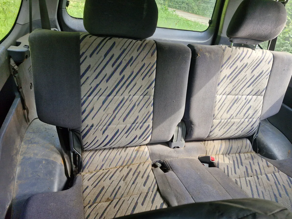 Toyota landcruiser 96 to 03 breaking for parts - Image 2