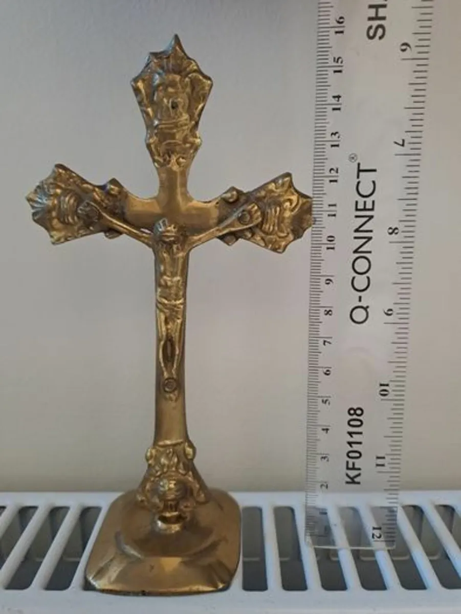 Brass crucifix - Image 3