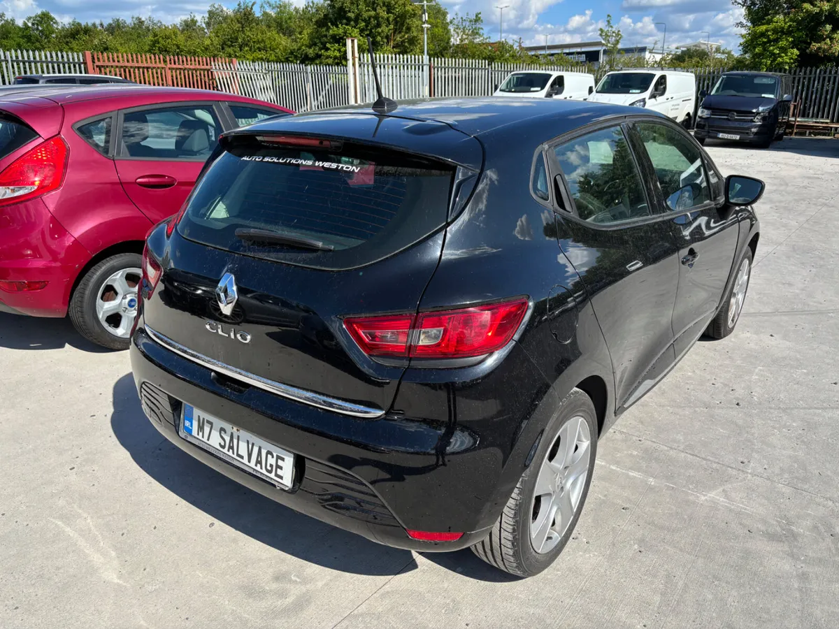 14 Clio 1.2 Petrol Dynamique+ 142km Drives - Image 3