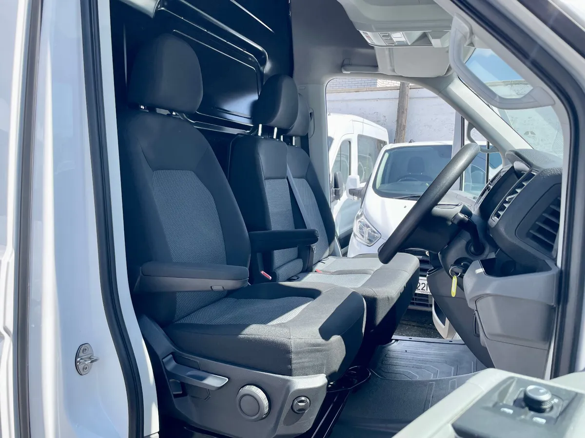 Volkswagen Crafter 2.0TDI 140PS MWB H/R Trend,2022 - Image 4