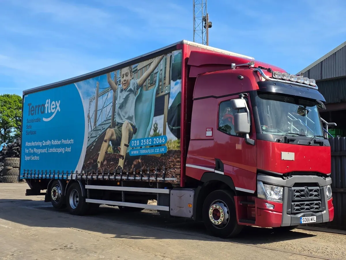 Renault truck - Image 1