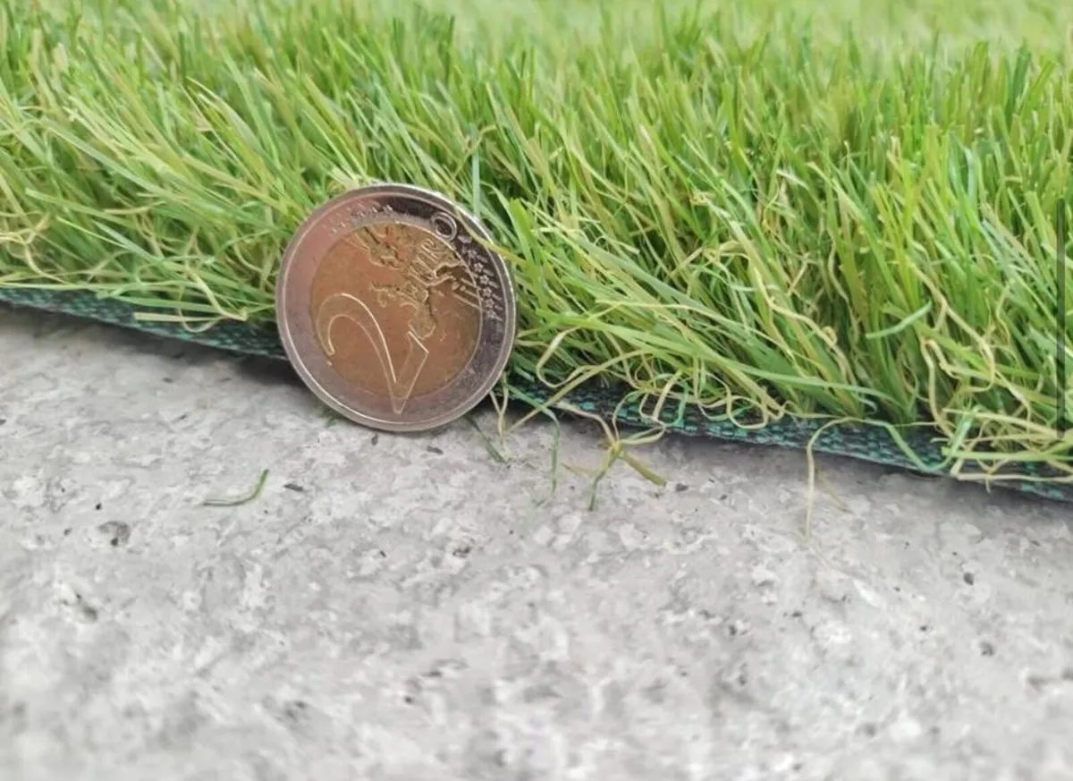 Brand new artificial grass - Image 3