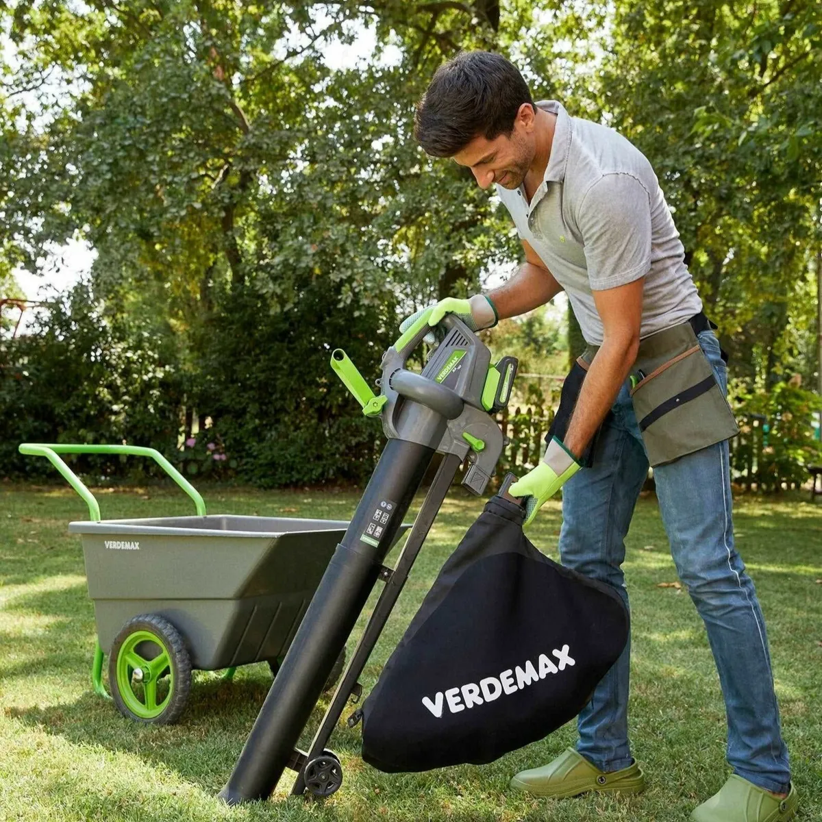 Battery Powered Vacuum / Blower - Image 1