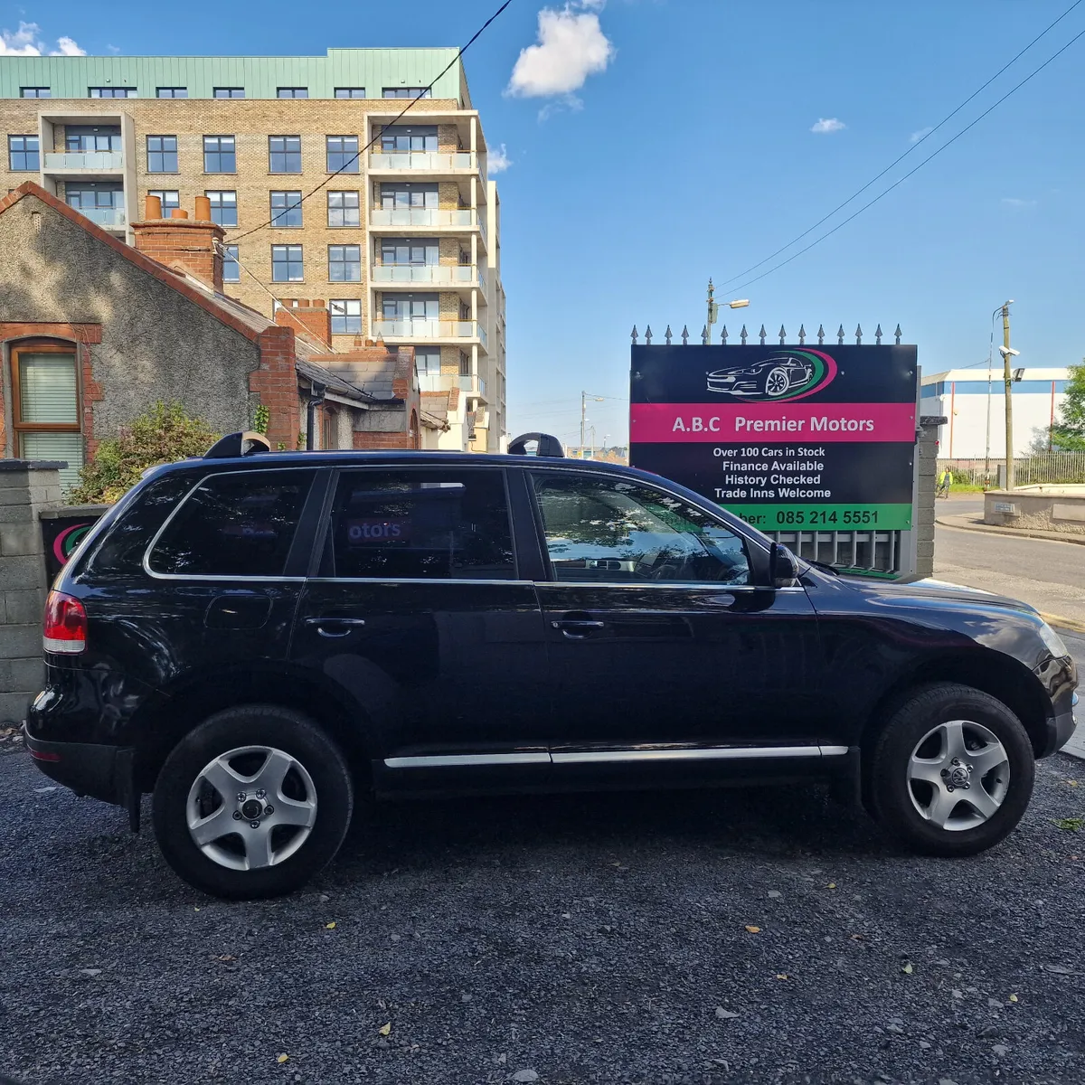 Volkswagen Touareg 2006 - Image 2