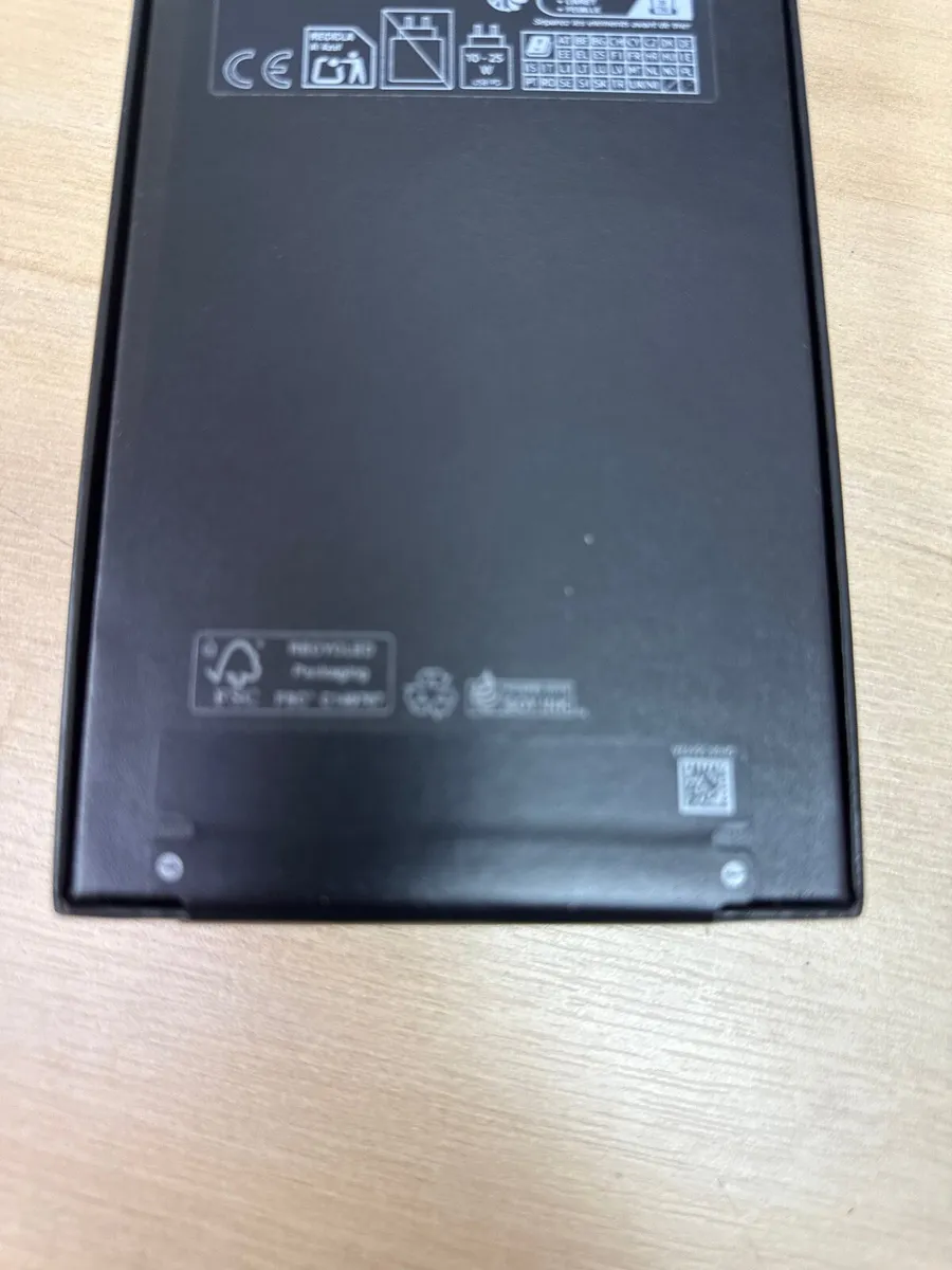 Samsung Galaxy S24FE brand new unlocked 128GB blac - Image 3