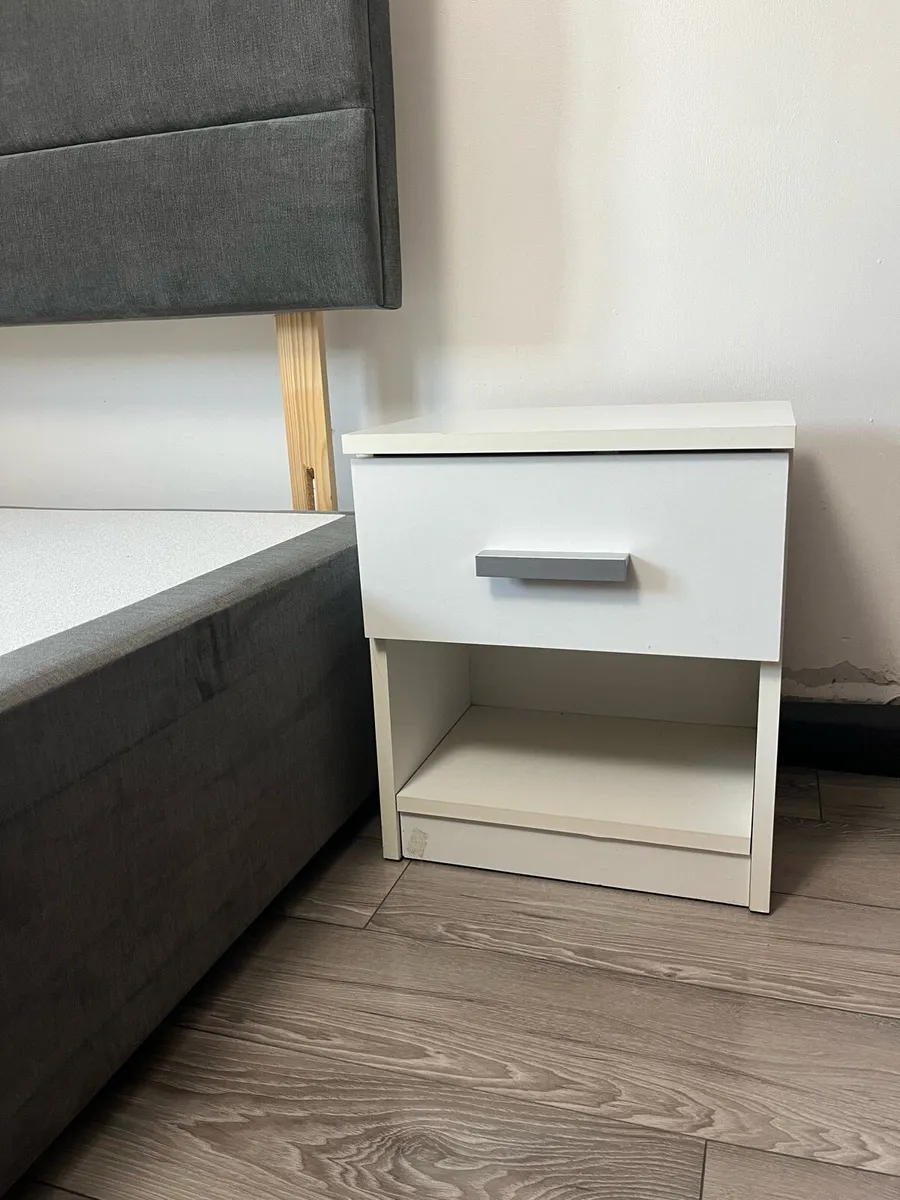 Double Bed - Image 4