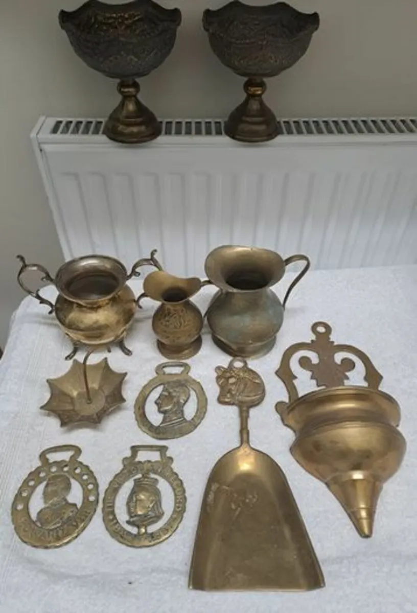 Brass and copper items - Image 1