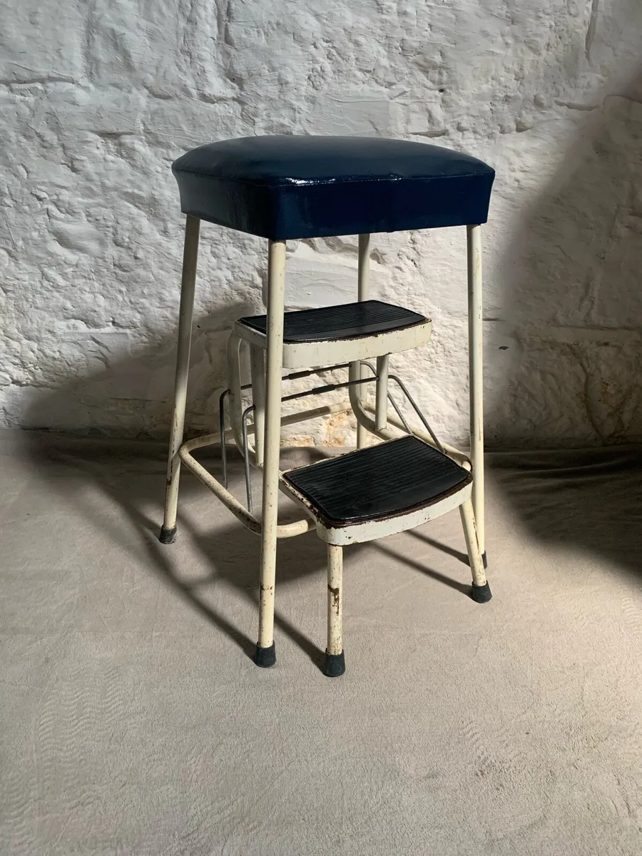 Vintage retro step stool. - Image 3