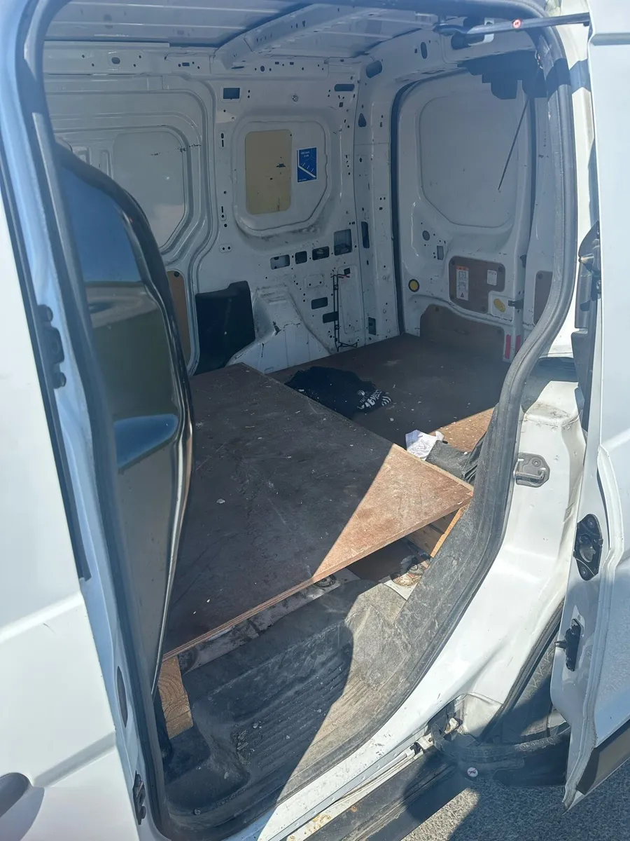 Ford Transit Connect 2015 DOE 01/26 - Image 4