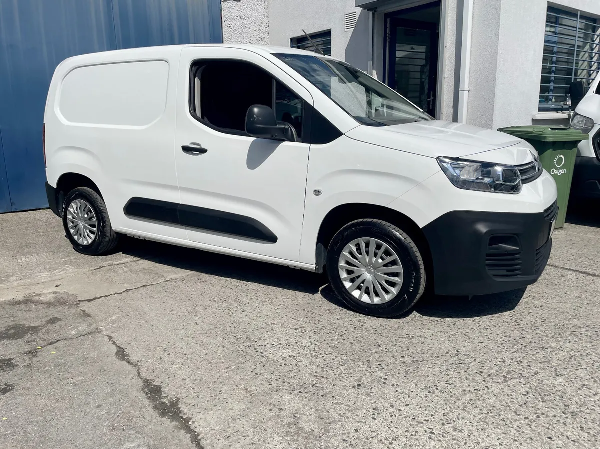 Citroen Berlingo Enterprise 1.5 BlueHdi 100PS,2022 - Image 2