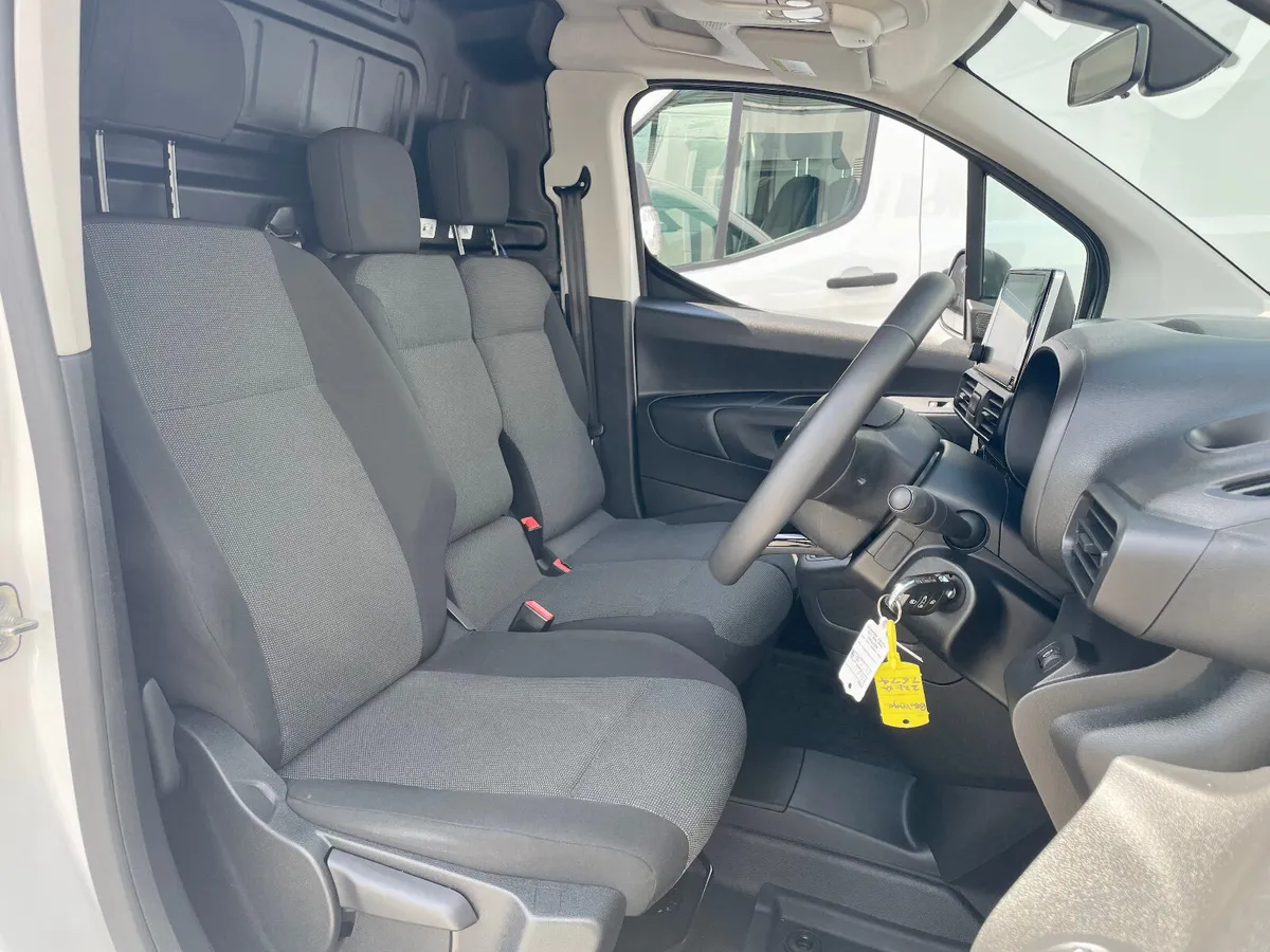 Citroen Berlingo Enterprise 1.5 BlueHdi 100PS,2022 - Image 4